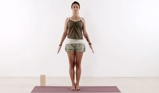 yoga tadasana pose para sa pagbaba ng timbang