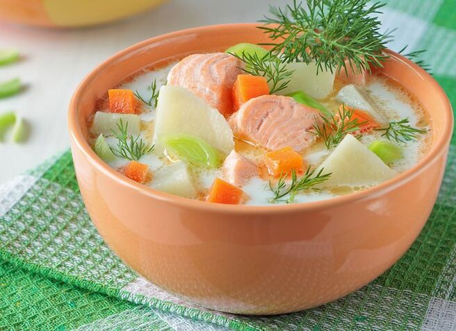 Norwegian salmon soup para sa mga pumapayat sa Dukan diet sa Alternation o Fixation phase